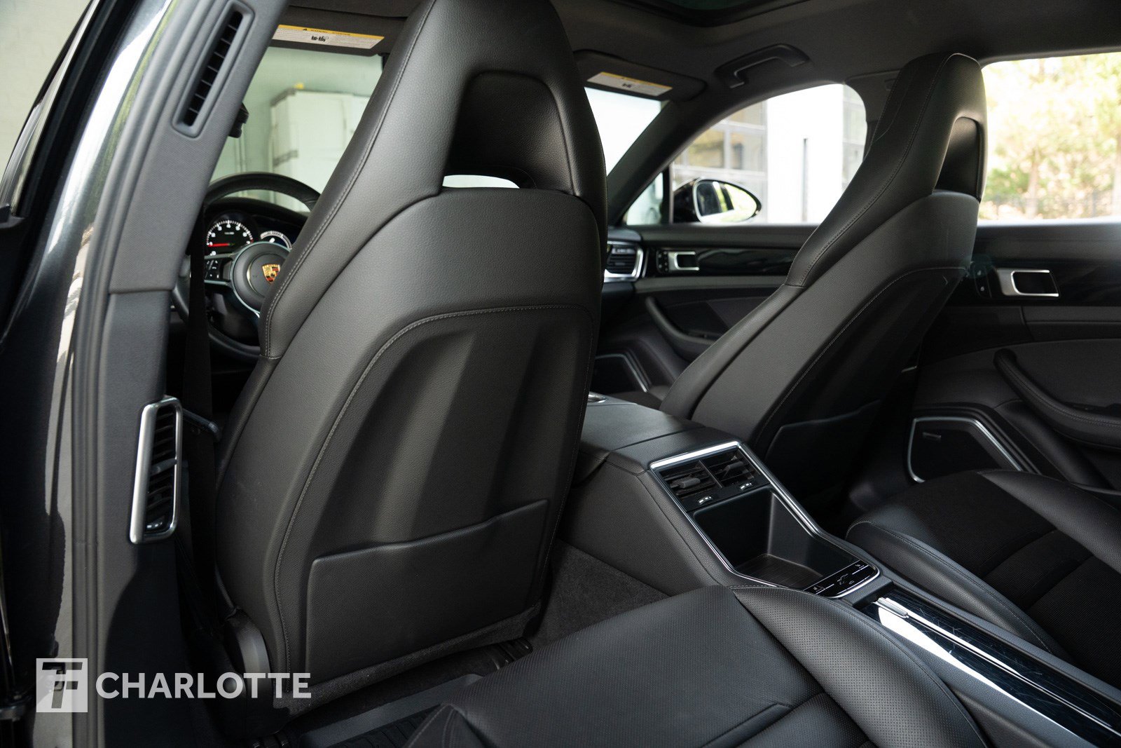 Used 2020 Porsche Panamera 4 image 35