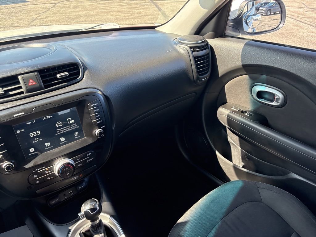 Used 2019 Kia Soul + image 29