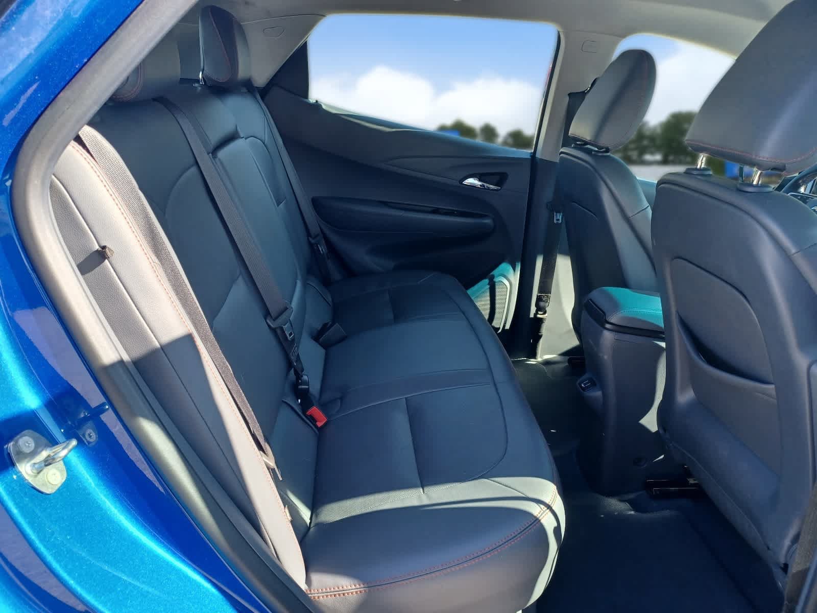 Used 2017 Chevrolet Bolt Premier w/ Driver Confidence II Package FWD image 18