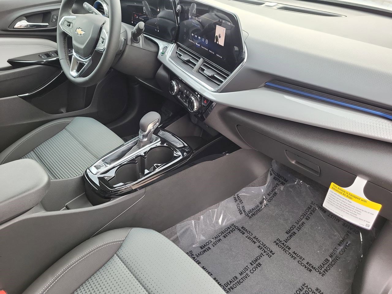 Used 2026 Chevrolet Trax LT w/ LT Convenience Package image 28