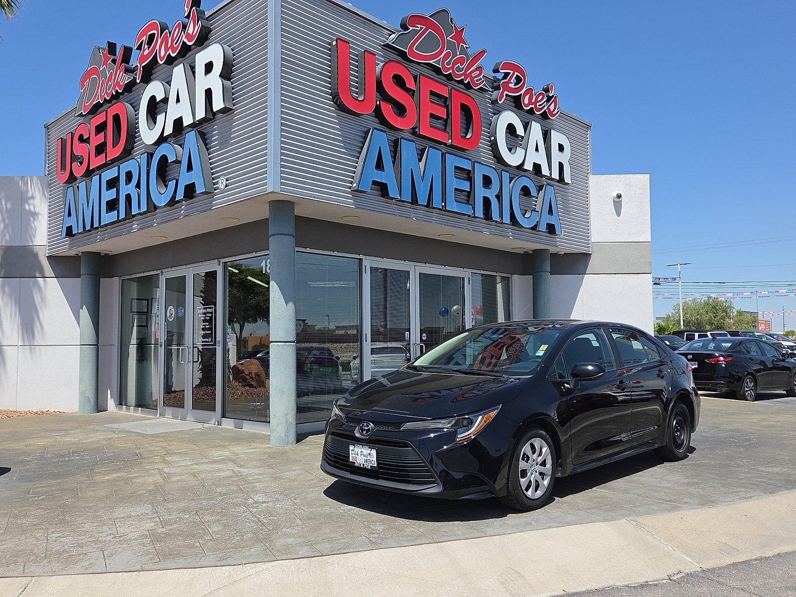 Used 2025 Toyota Corolla LE FWD image 1