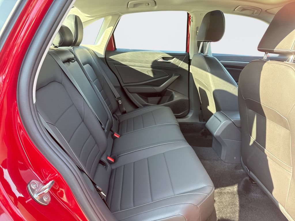 Used 2024 Volkswagen Jetta SE FWD image 25
