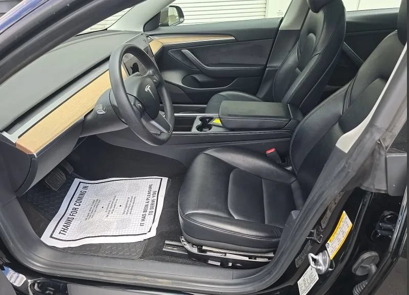 Used 2022 Tesla Model 3 Standard Range RWD image 3