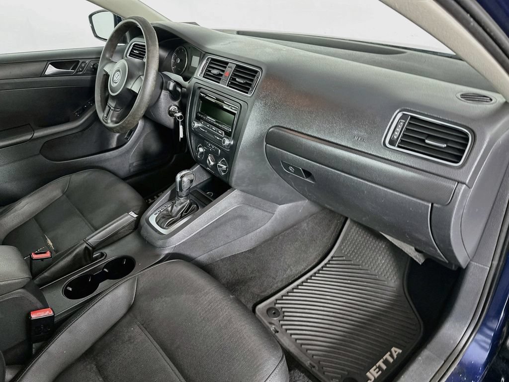 Used 2012 Volkswagen Jetta SE FWD image 29