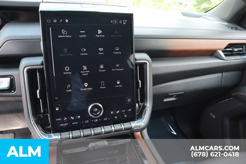 Used 2025 GMC Yukon Denali RWD image 37