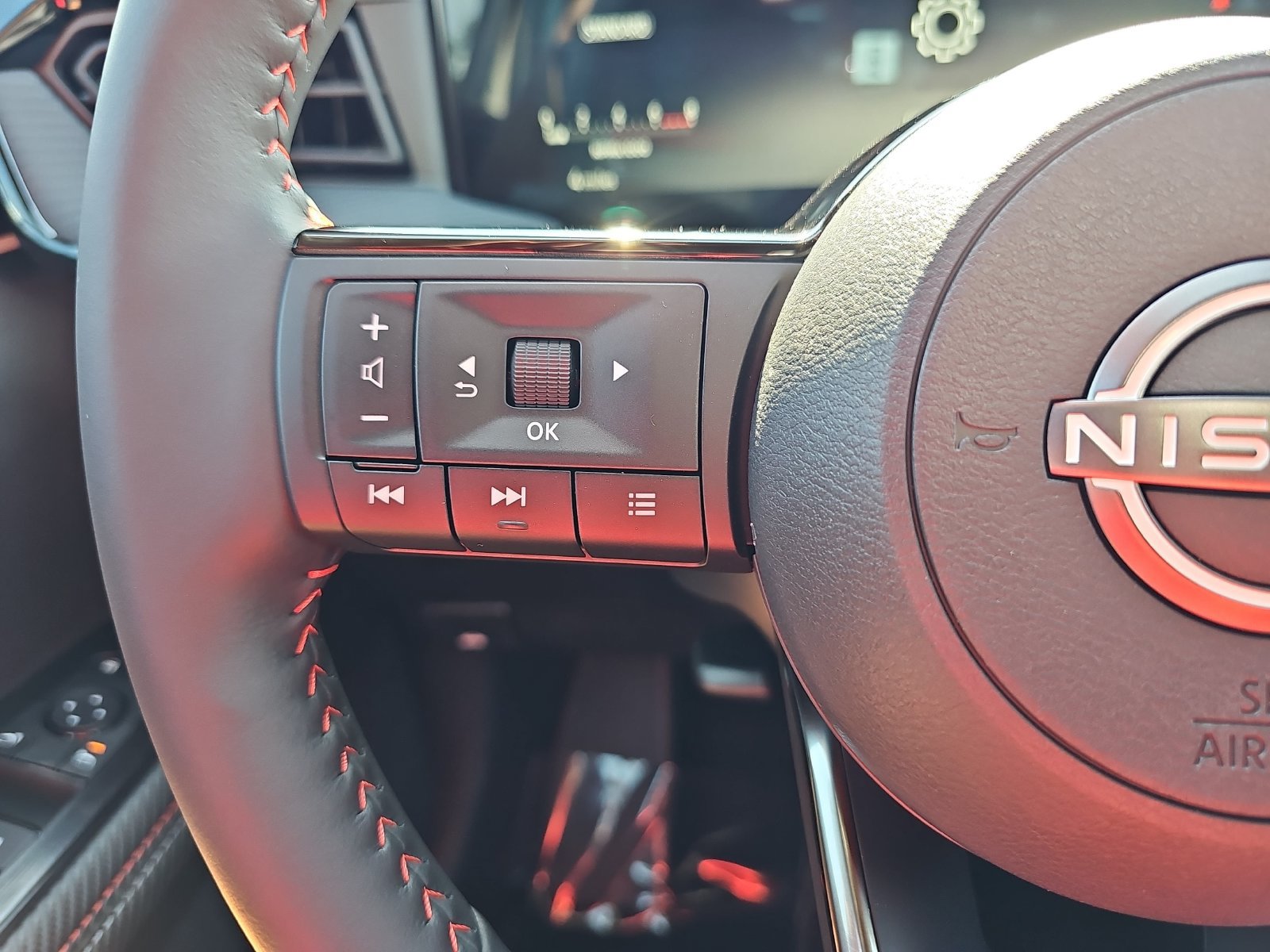 New 2027 Nissan Kicks SR w/ Cold Weather Package FWD image 20