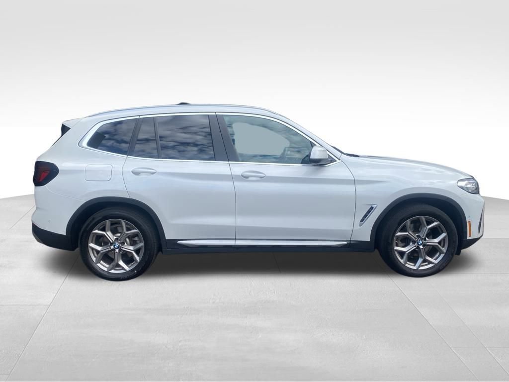 Used 2024 BMW X3 xDrive30i w/ Premium Package image 3