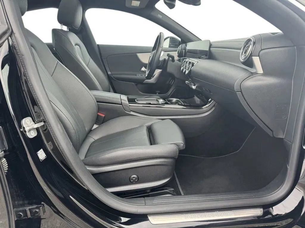 Used 2025 Mercedes-Benz CLA 250 CLA 250 image 14