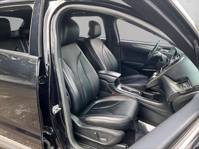 Used 2019 Lincoln MKC Premiere FWD image 9