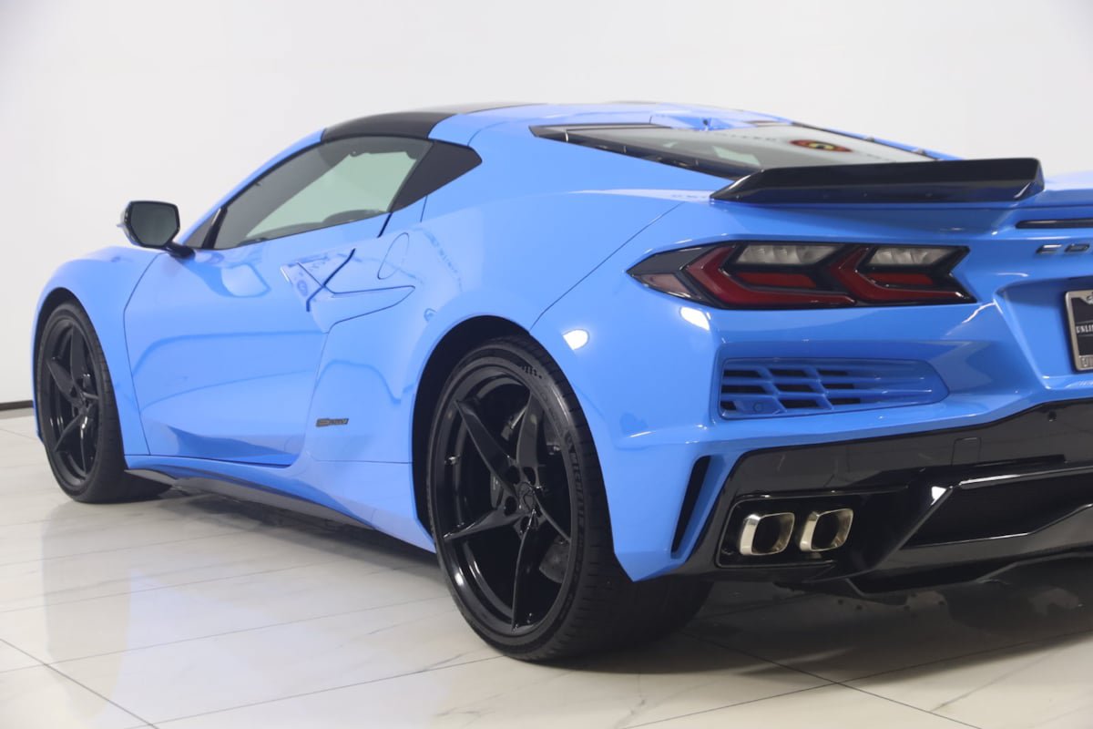 Used 2025 Chevrolet Corvette E-Ray AWD/4WD image 30