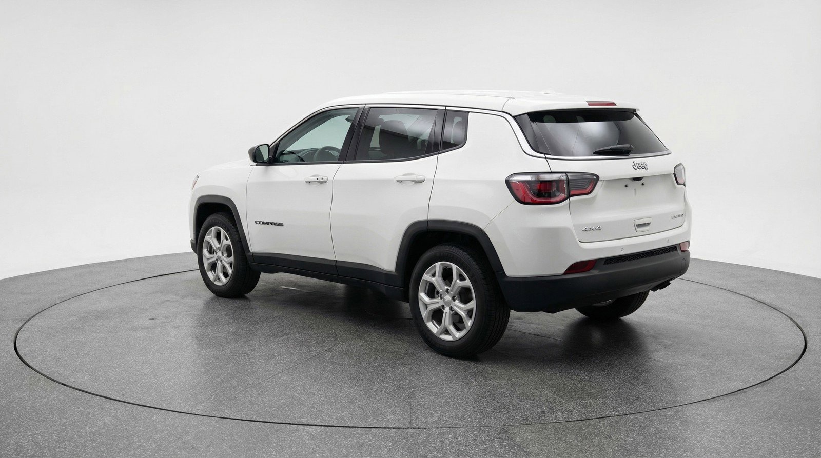 Used 2025 Jeep Compass Latitude AWD/4WD image 6