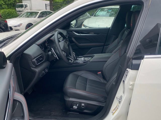 Used 2024 Maserati Levante GT Ultima image 21