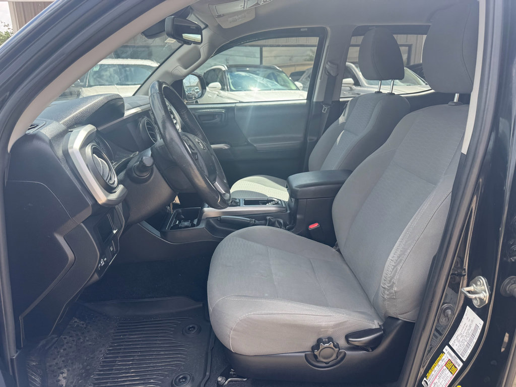 Used 2018 Toyota Tacoma SR5 RWD image 11