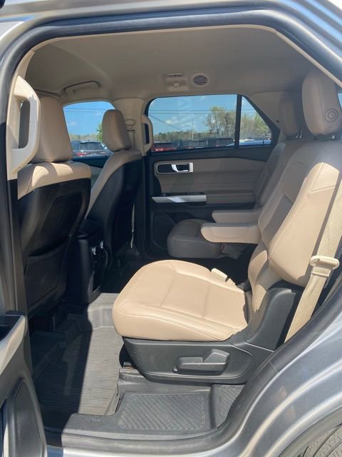 Used 2020 Ford Explorer XLT w/ Equipment Group 202A image 10