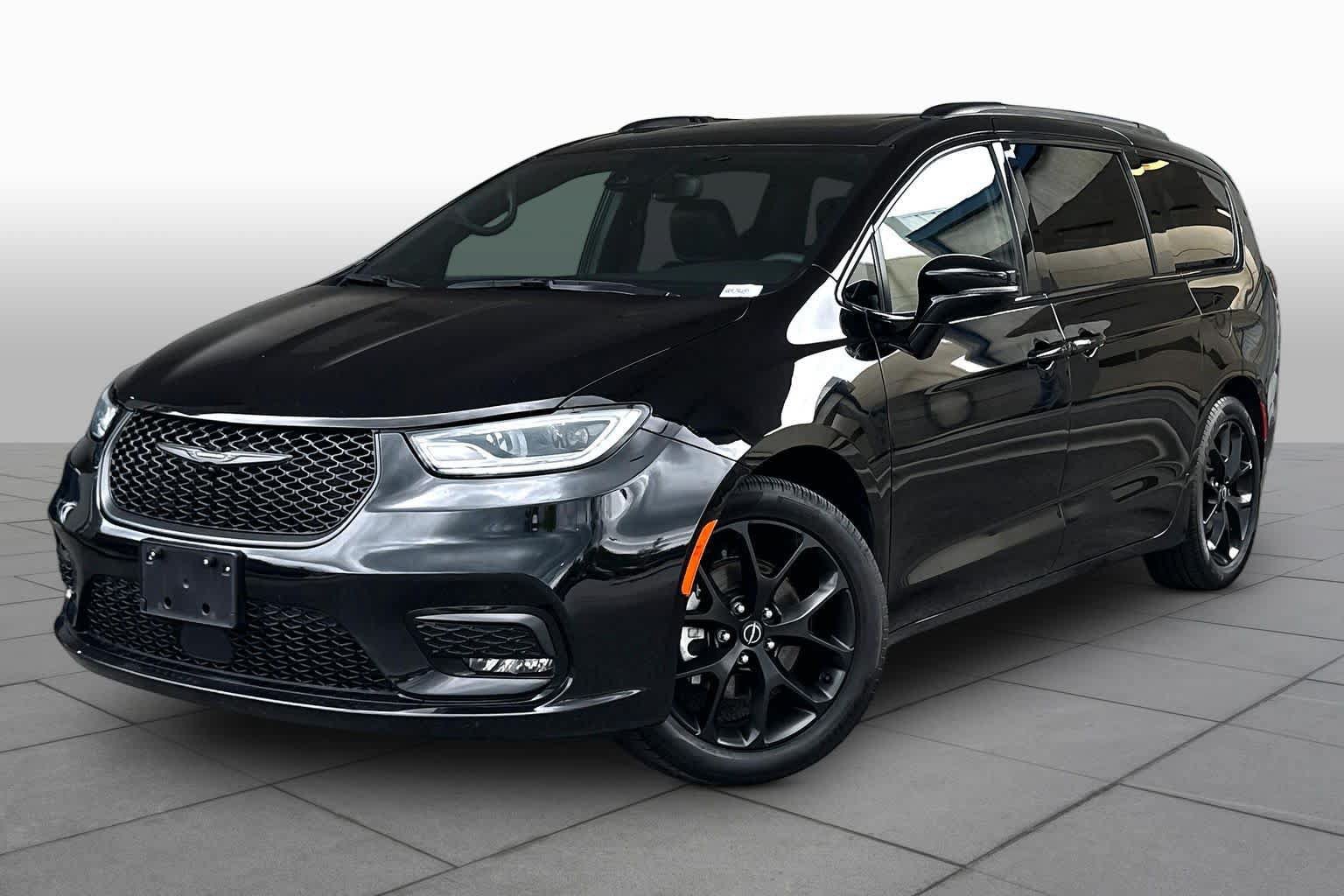 Used 2025 Chrysler Pacifica Limited