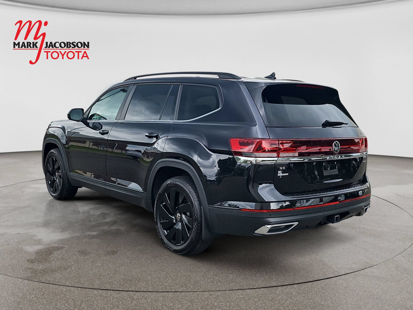 Used 2024 Volkswagen Atlas SE AWD/4WD image 12
