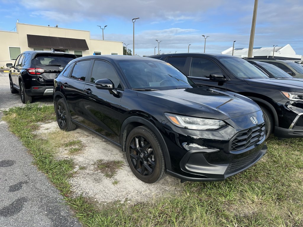 Used 2025 Honda HR-V Sport image 1