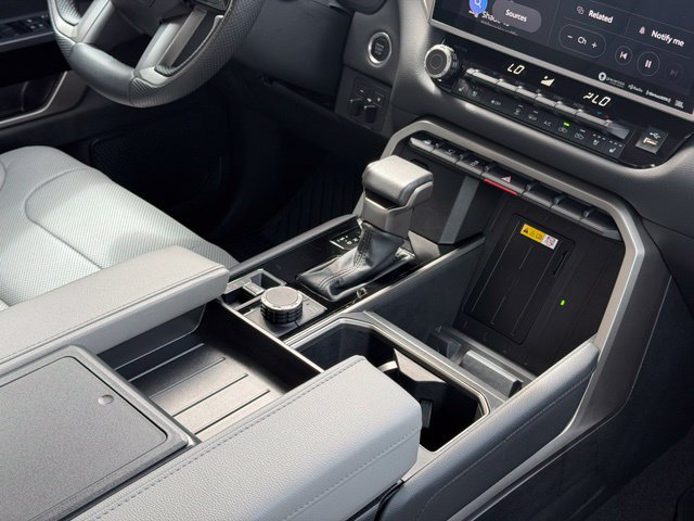 Used 2023 Toyota Tundra Limited AWD/4WD image 8