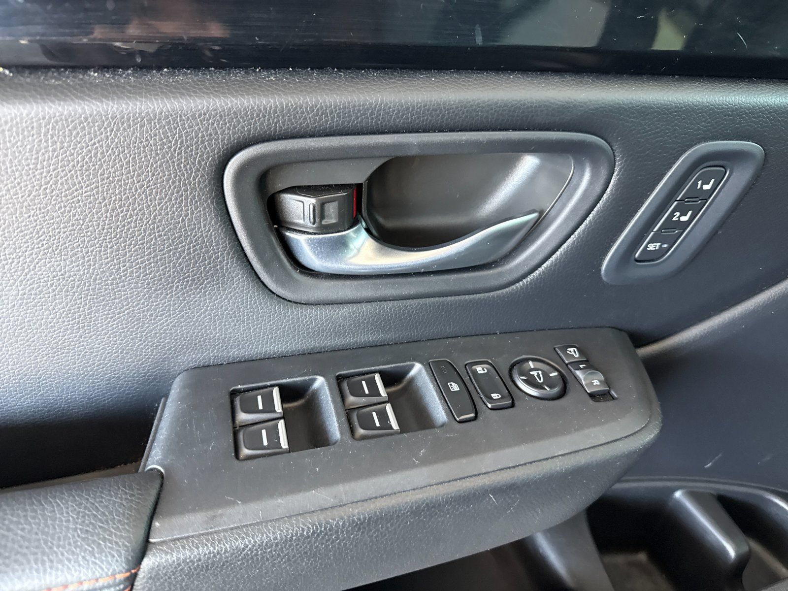 Used 2025 Honda Pilot TrailSport image 10