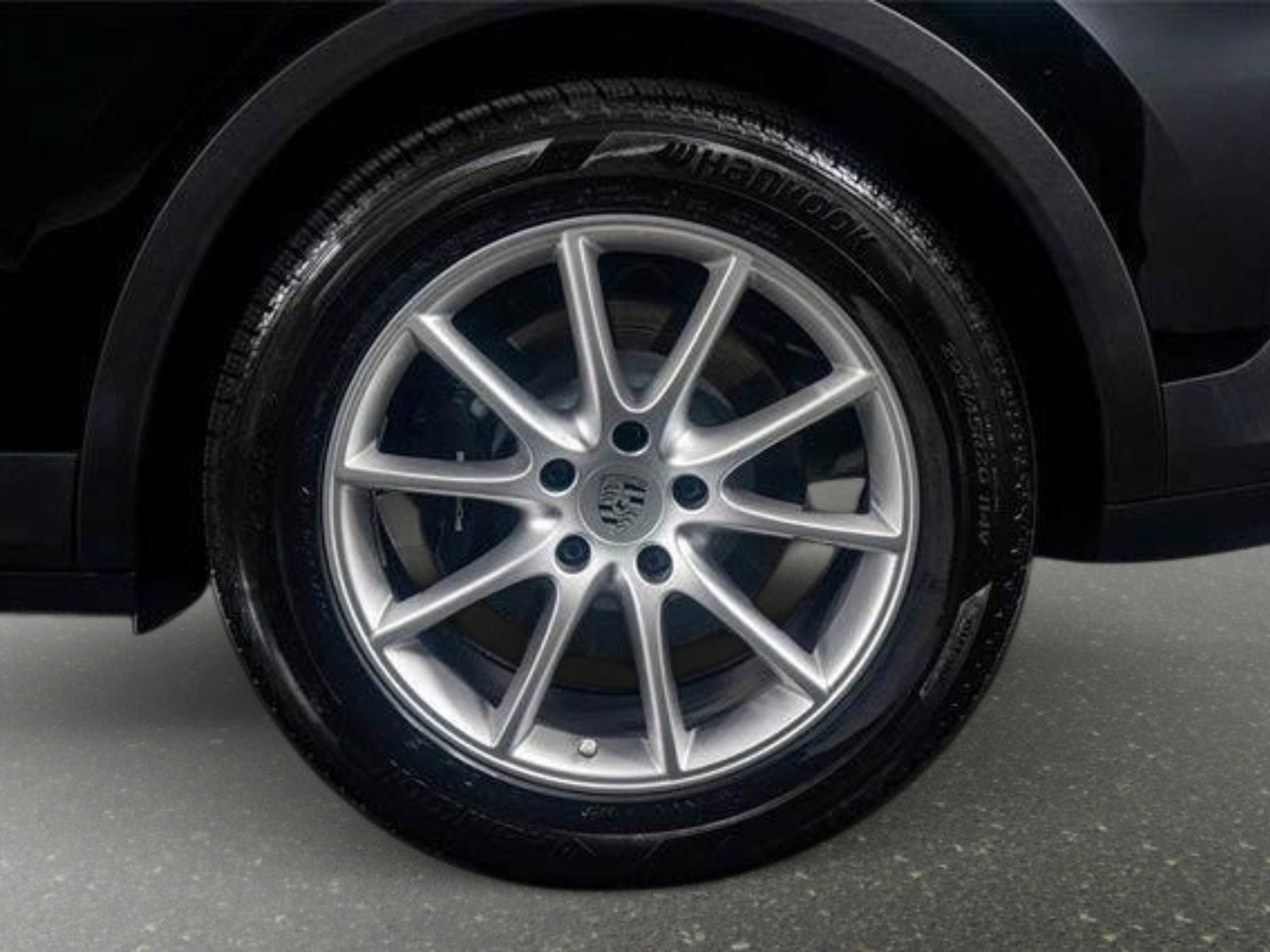 Used 2024 Porsche Cayenne image 11