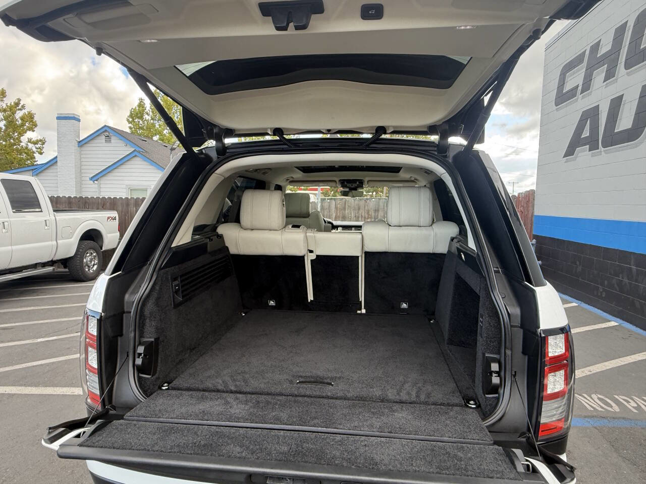 Used 2017 Land Rover Range Rover Long Wheelbase Supercharged image 20