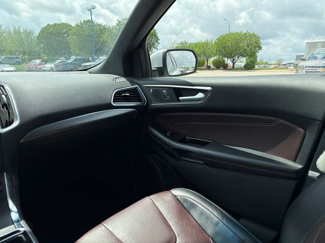 Used 2020 Ford Edge Titanium w/ Equipment Group 301A AWD/4WD image 21