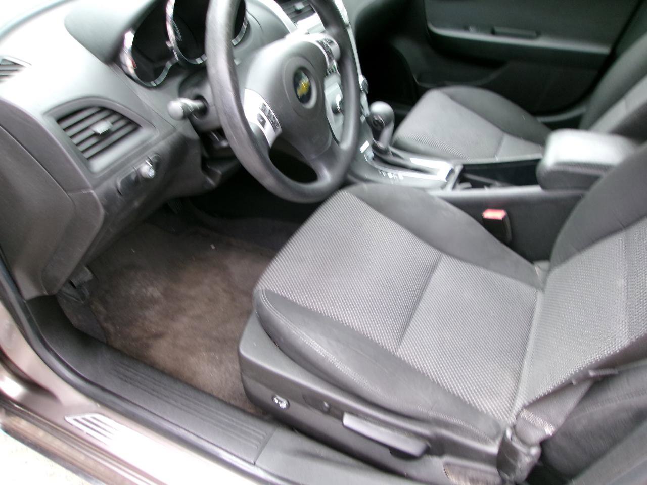 Used 2011 Chevrolet Malibu LT FWD image 11