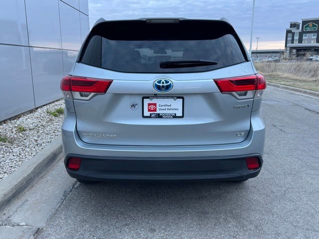 Certified 2017 Toyota Highlander LE w/ Carpet Mat Package AWD/4WD image 37