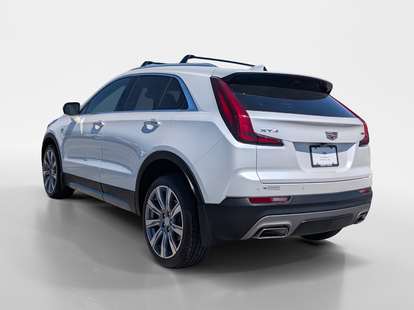 Used 2022 Cadillac XT4 Premium Luxury w/ Technology Package FWD image 4