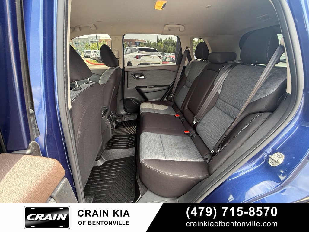 Used 2023 Nissan Rogue SV AWD/4WD image 25