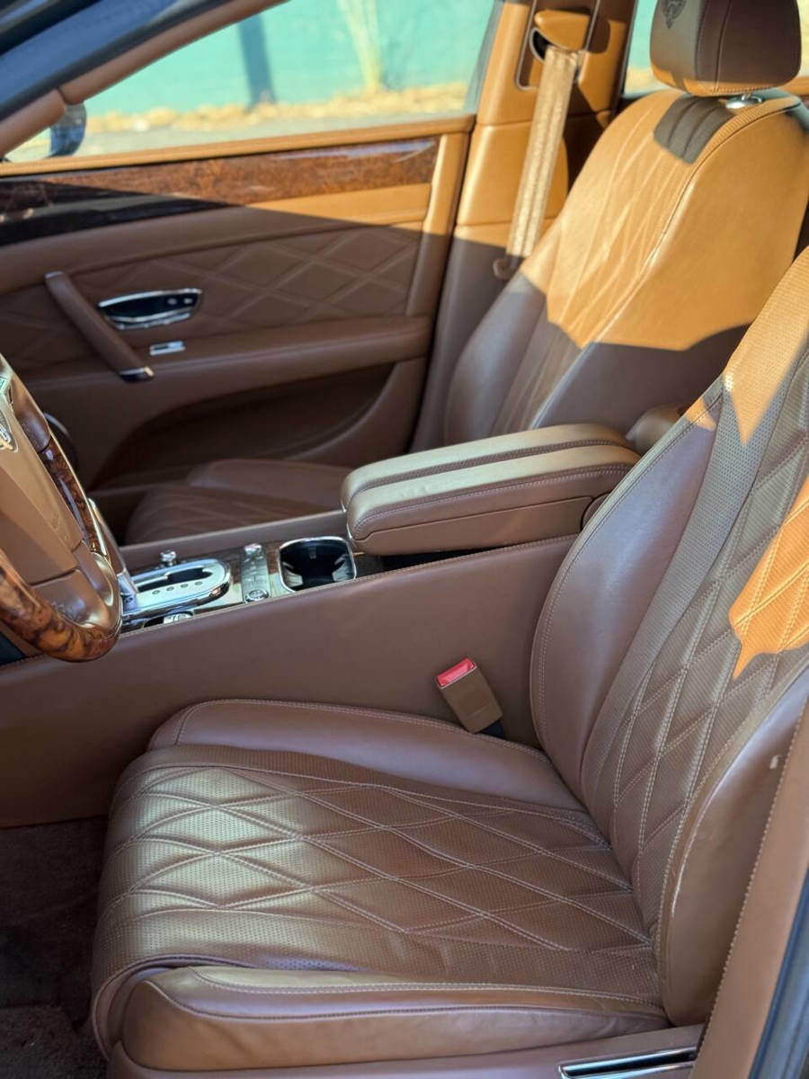 Used 2015 Bentley Flying Spur W12 image 19