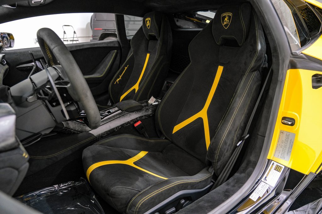 Used 2018 Lamborghini Huracan Performante image 7