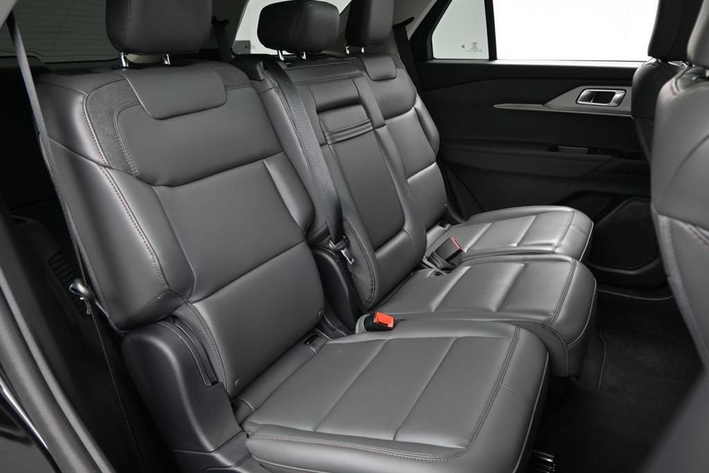 New 2025 Ford Explorer Active w/ Active Comfort Package AWD/4WD image 46