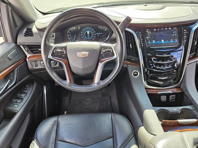 Used 2019 Cadillac Escalade Luxury AWD/4WD image 12