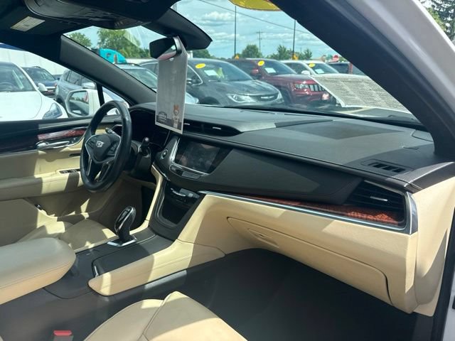 Used 2017 Cadillac XT5 Luxury w/ Driver Awareness Package FWD image 20
