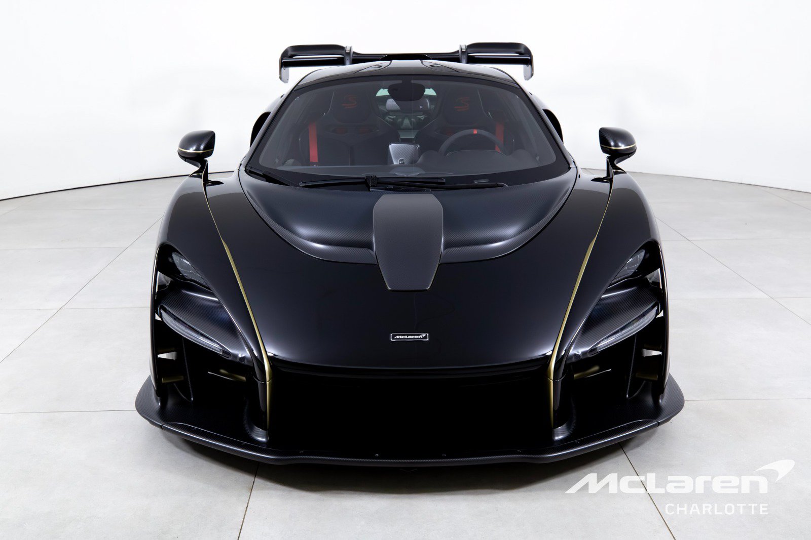 Used 2019 McLaren Senna RWD image 4