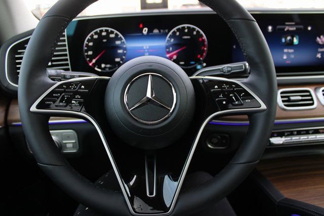 New 2026 Mercedes-Benz GLS 450 4MATIC image 25