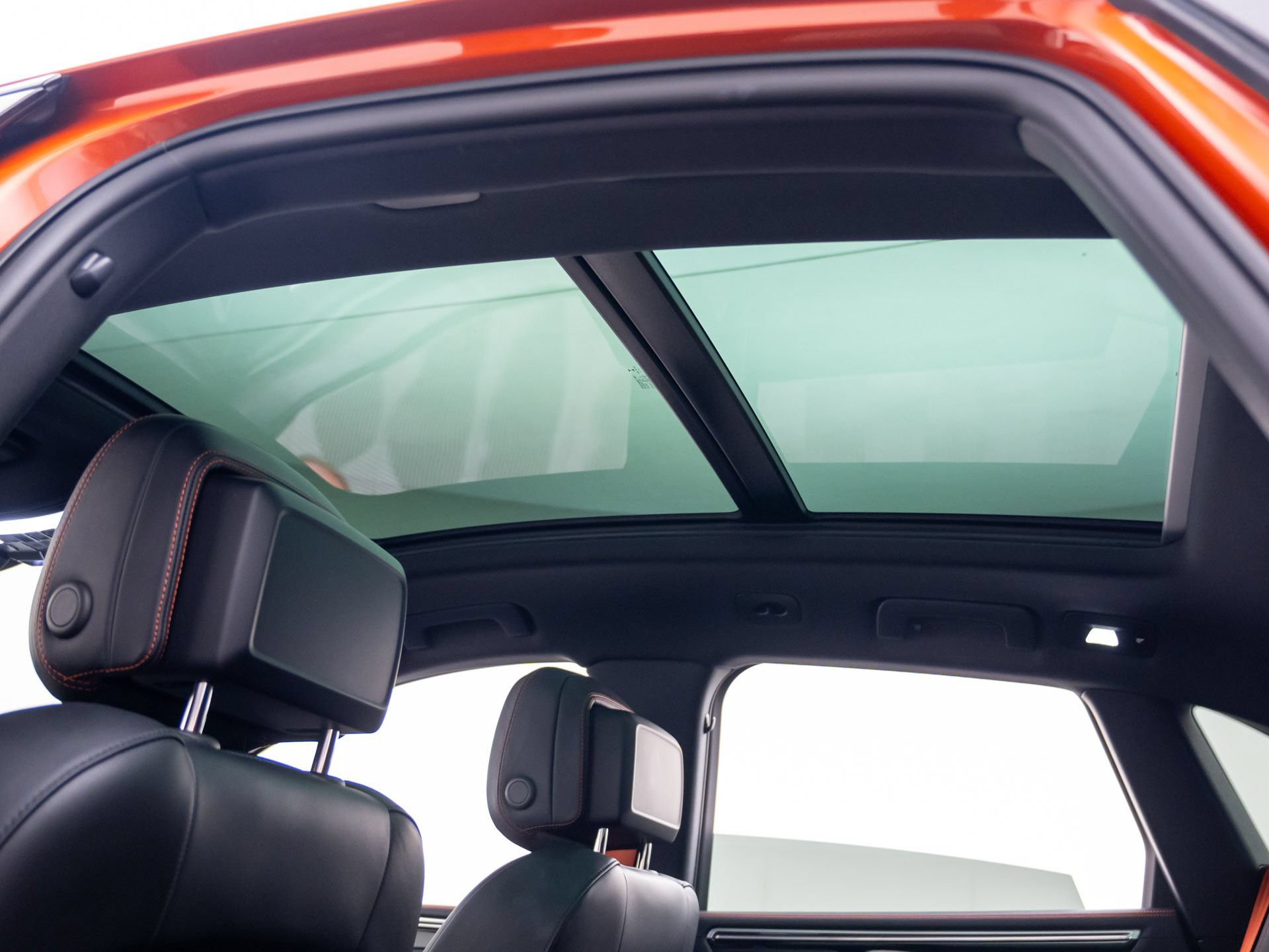 Certified 2023 Porsche Macan S AWD/4WD image 17