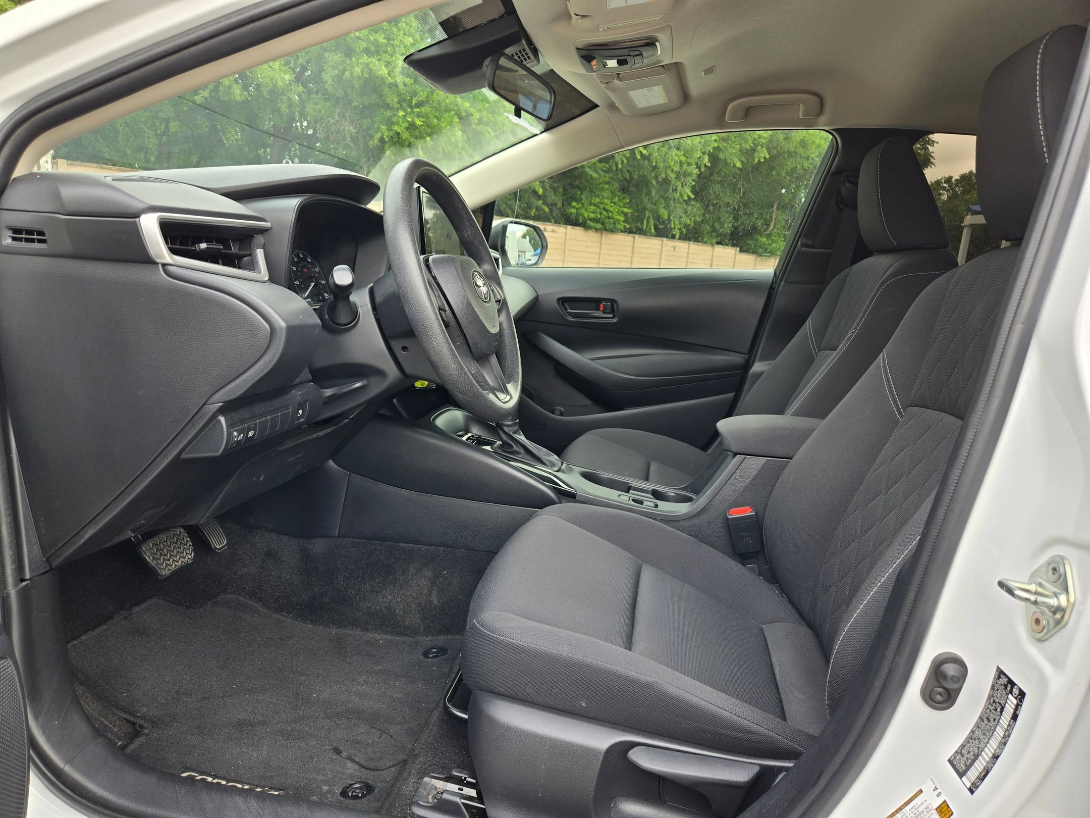 Used 2024 Toyota Corolla LE FWD image 8