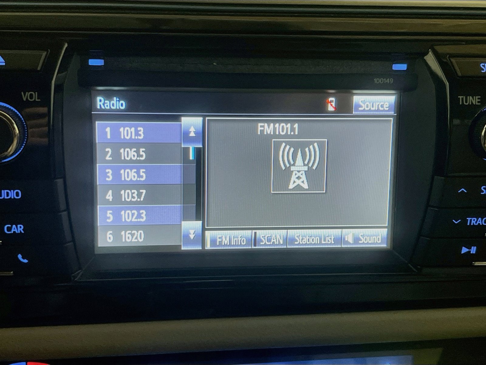 Used 2014 Toyota Corolla LE FWD image 10