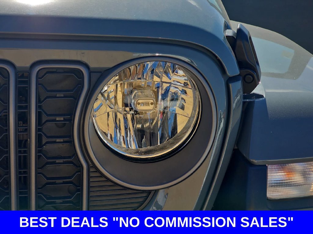 Used 2025 Jeep Gladiator Sport AWD/4WD image 32