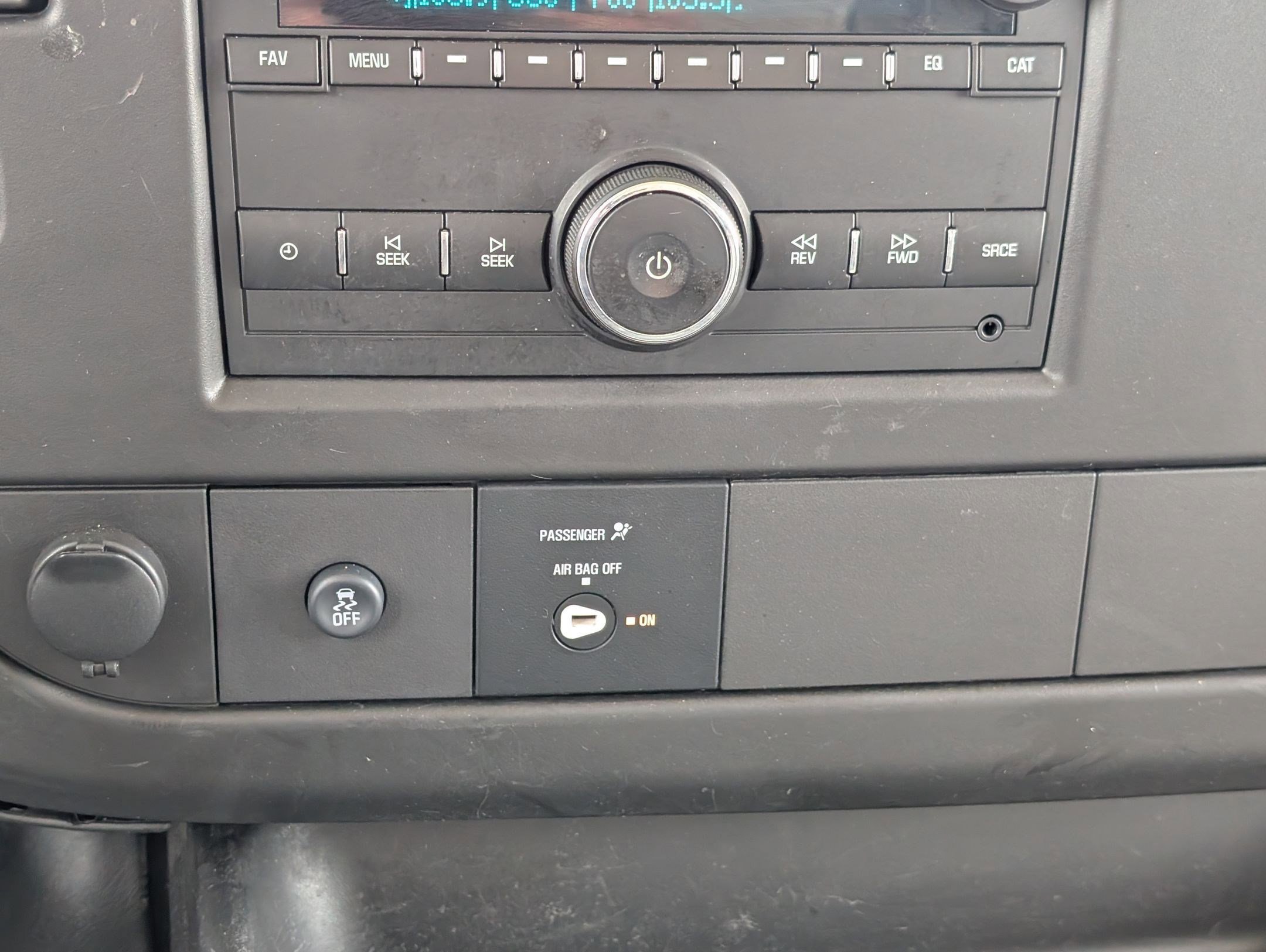 Used 2018 Chevrolet Express 2500 w/ Driver Convenience Package RWD image 22