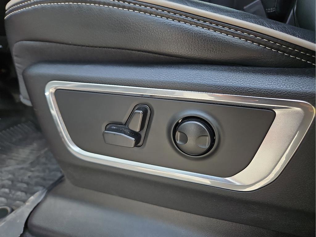 Used 2025 RAM 1500 Laramie image 14