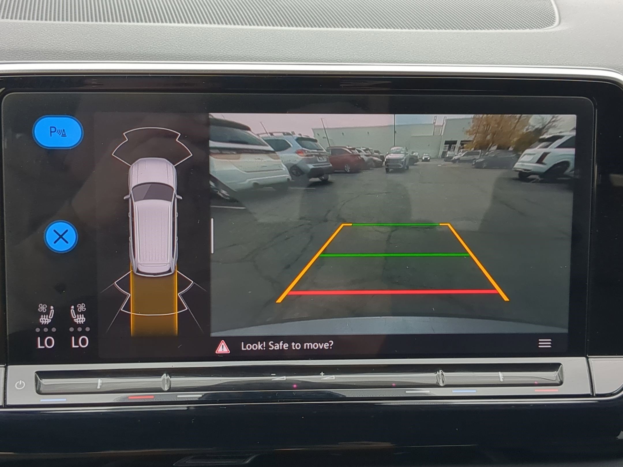 Used 2024 Volkswagen Atlas SE image 23