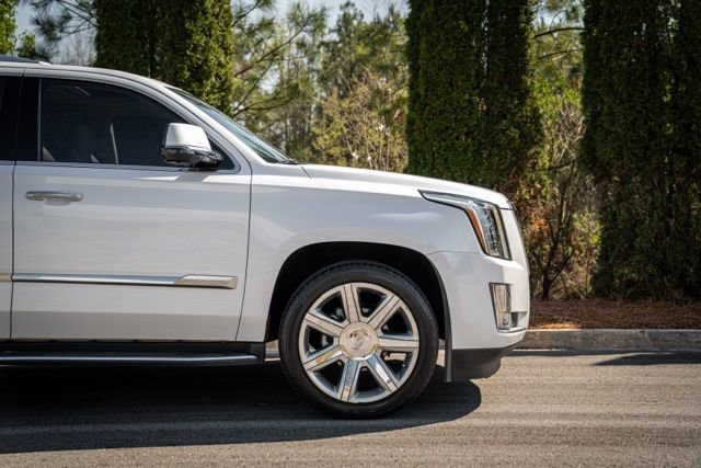 Used 2016 Cadillac Escalade Luxury image 14
