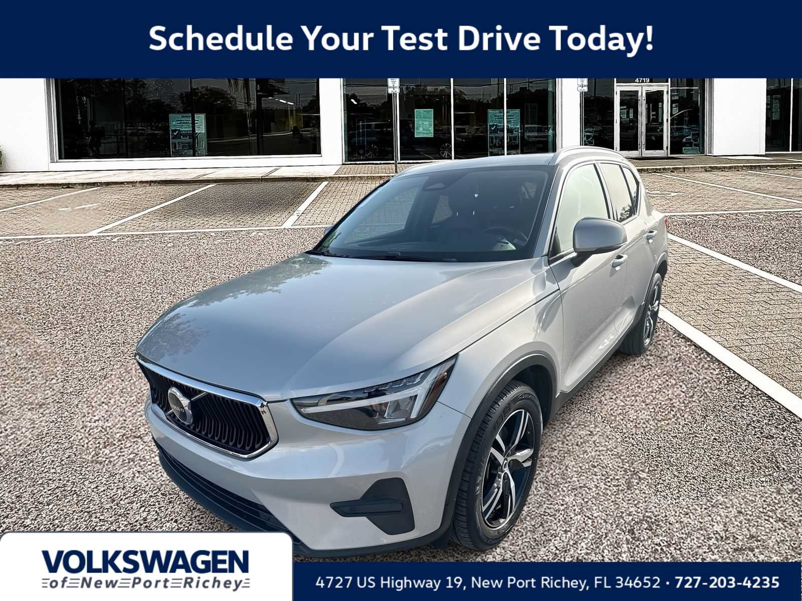 Used 2023 Volvo XC40 B4 Core w/ Convenience Package