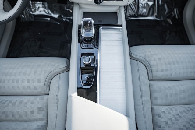 New 2026 Volvo XC60 B5 Ultra w/ Protection Package Premier image 27