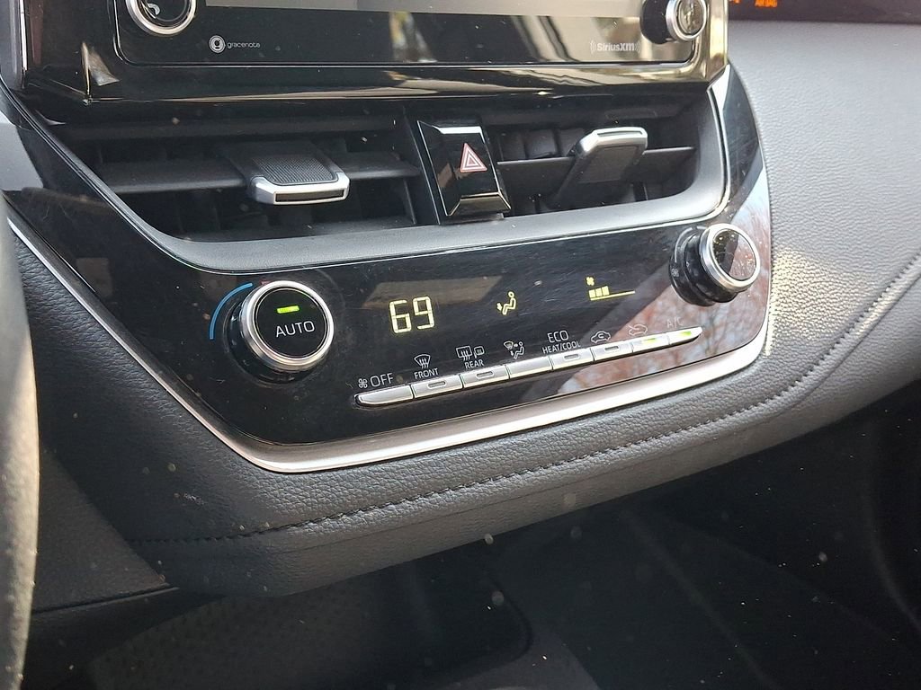 Used 2022 Toyota Corolla SE image 17