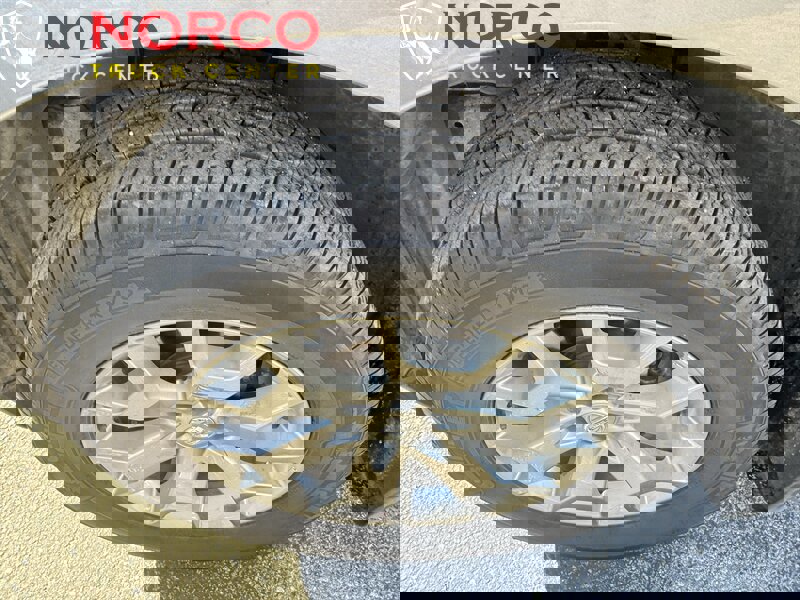 Used 2021 Nissan Frontier SV image 7