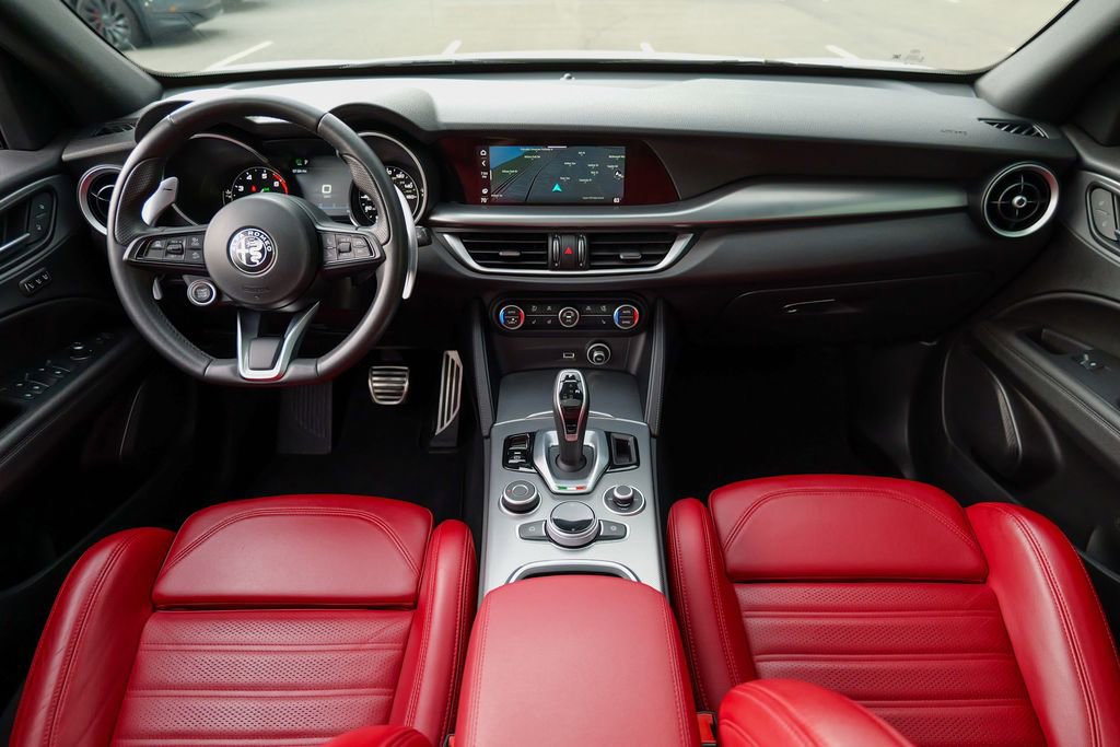 Used 2023 Alfa Romeo Stelvio Veloce AWD/4WD image 42